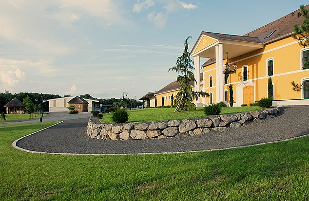 BT-Green Impression überdachter Eingangsbereich